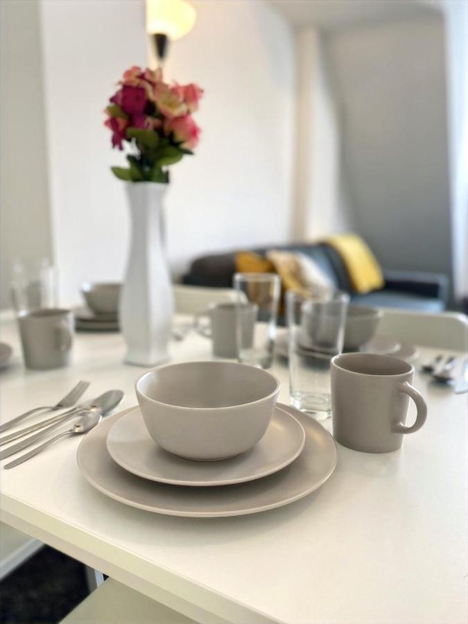 The Brook - Long Stay Offer - Sleeps 6 - Central House By Cto Serviced Apartments Cardiff Exterior foto